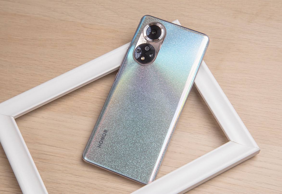 1500元2000元4款高性价比手机推荐,1200-1500元最建议买的三款手机