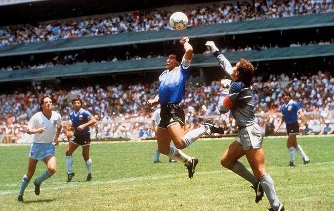 球王贝利传奇的一生仅17岁,巨星陨落的传奇人生