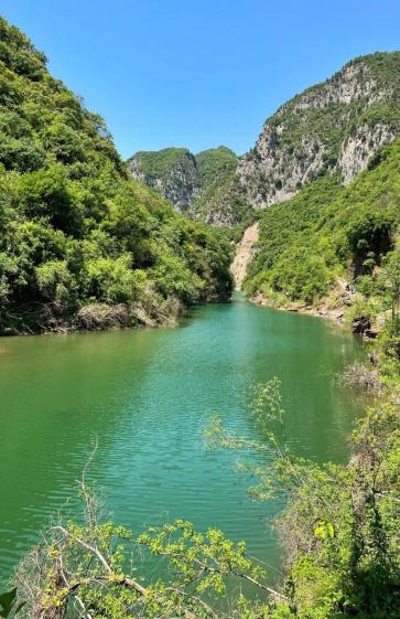 最好的风景是山里走走,最好的旅游风景在路上