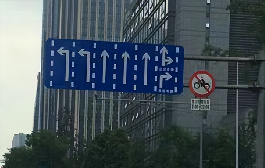 马路上的可变车道是什么,道路上的可变车道是什么意思啊