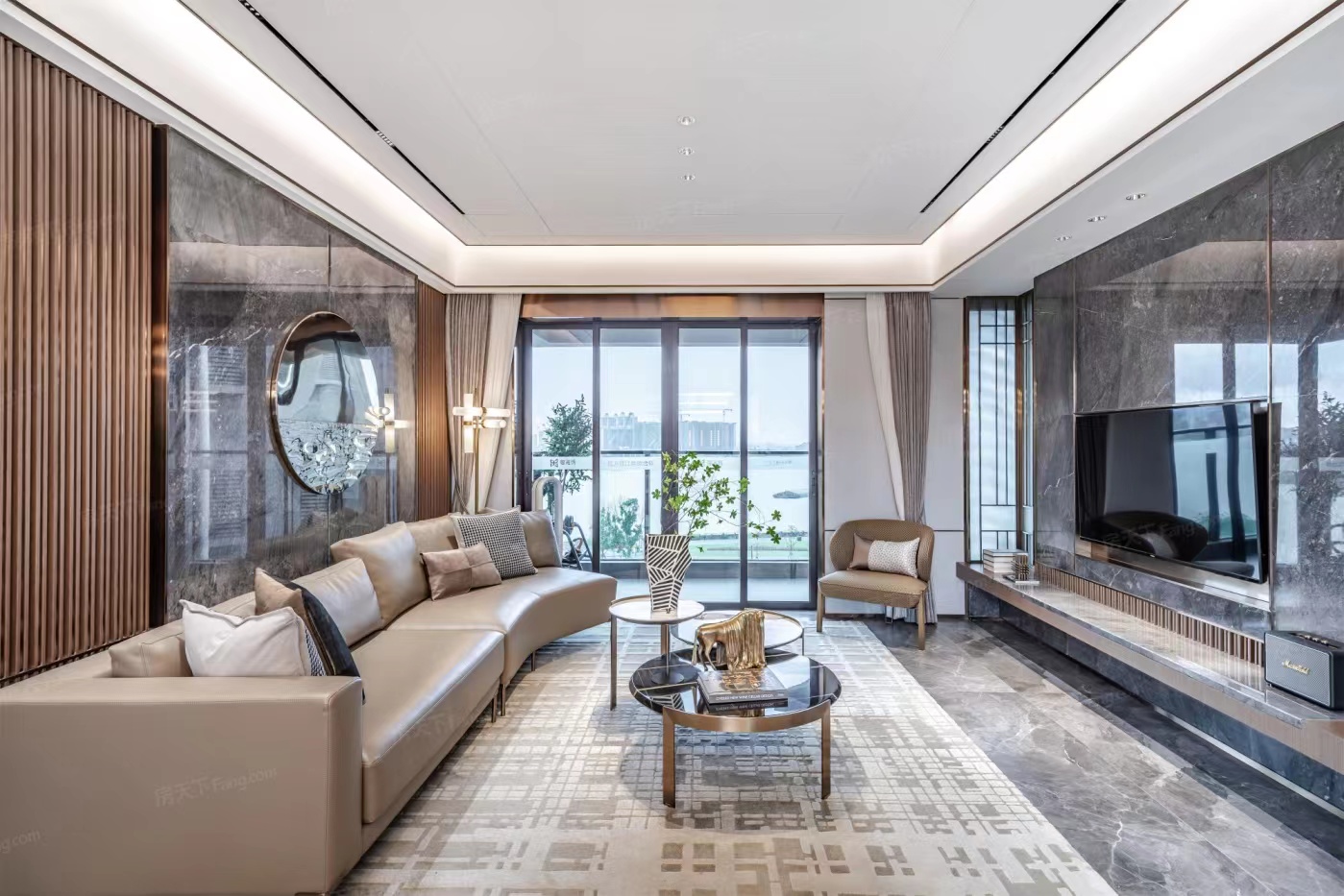 我17年被人忽悠在老家买一套商铺,21年被忽悠在清远买了套别墅