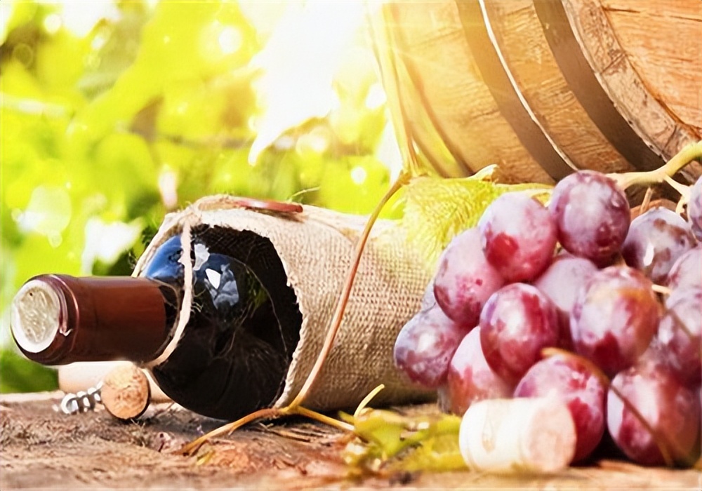 一瓶82年拉菲2分钱,一瓶82年的拉菲一共消费32万