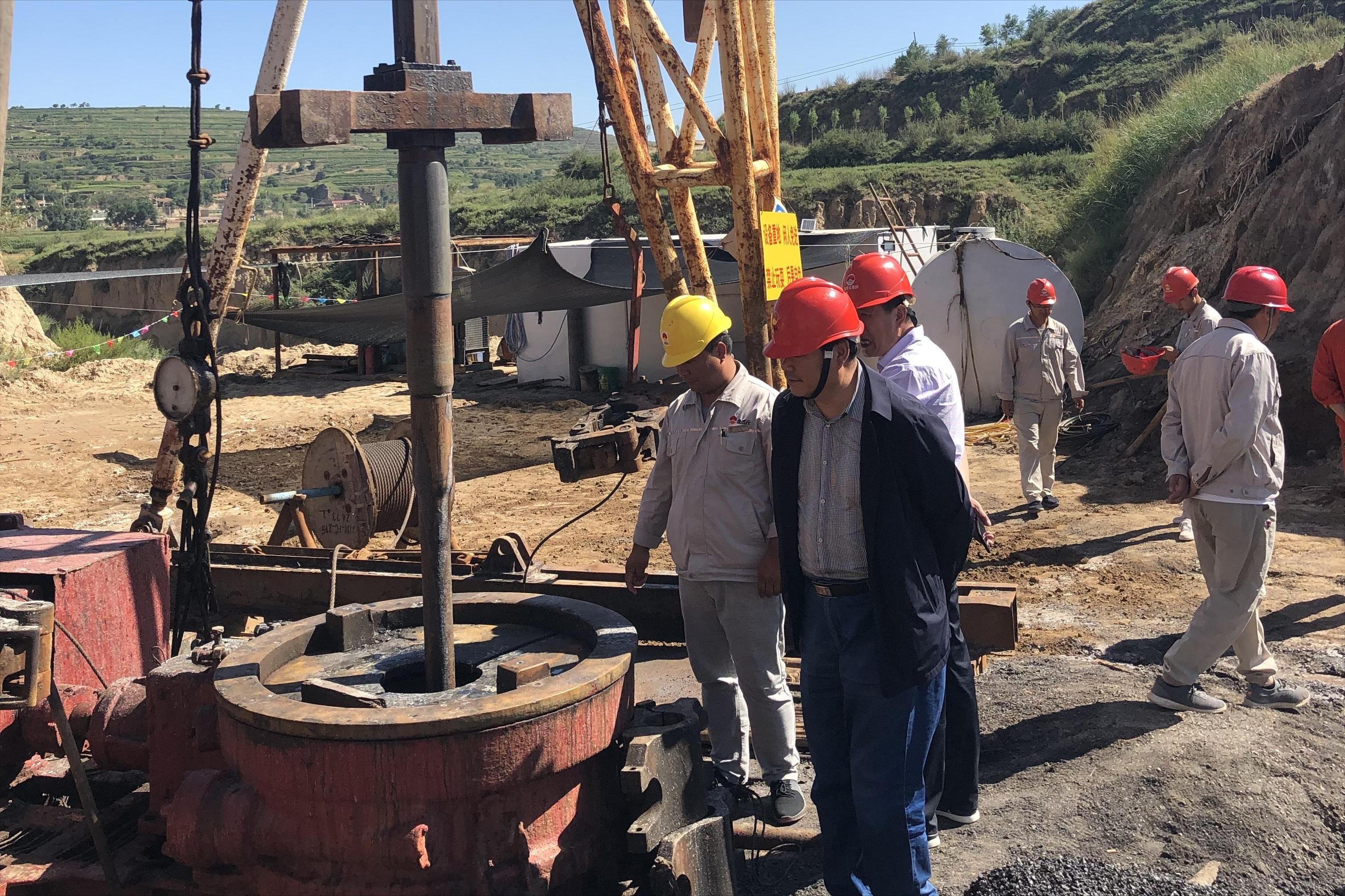 亚洲第一天坑是什么矿,亚洲第一坑煤矿图片