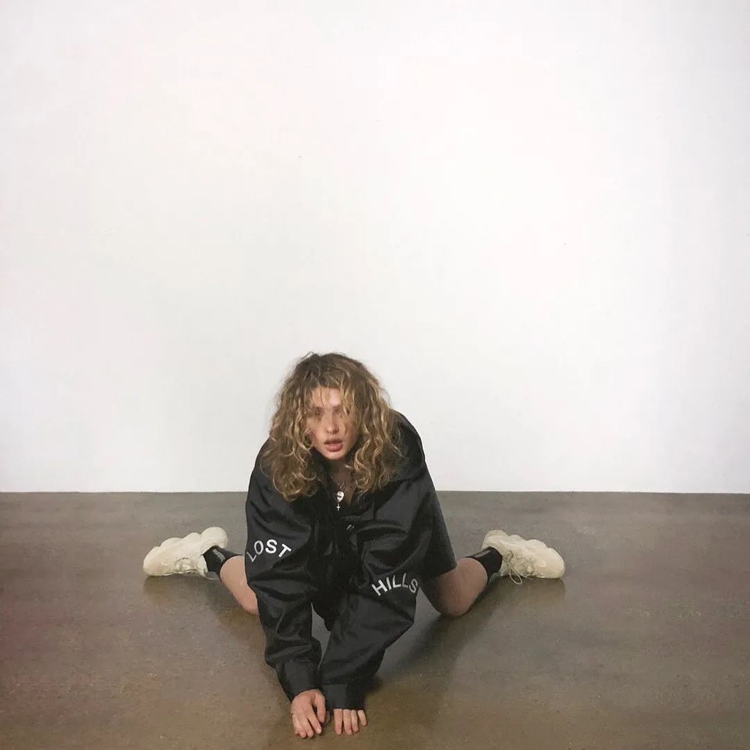 adidas重新发售yeezy (adidas yeezy积压库存超5亿美元)