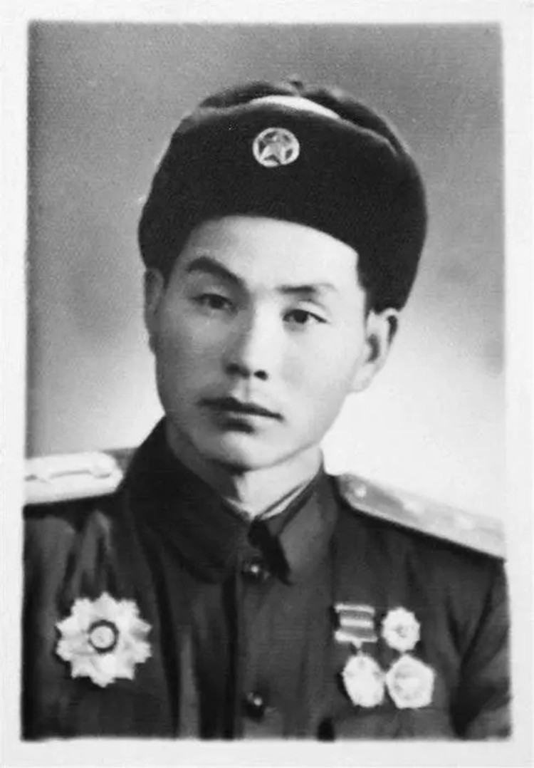 蔡兴海：发明“打空爆”玩法，9人干掉400人，美军以为高科技