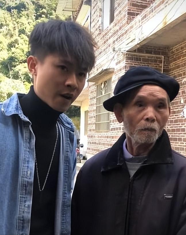 广西亿万富翁的网红完整视频,广西五大网红的逆袭人生