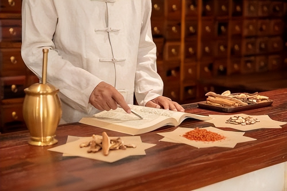 治疗晚期肺癌民间中药处方,肺癌晚期可以吃中药治愈吗