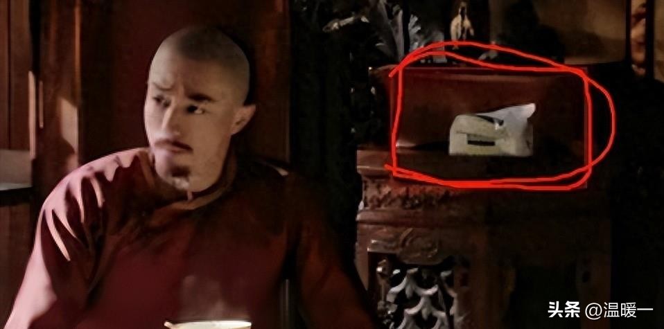 *绑捆**露大胸、台词胡来！这些“*辱侮**”观众的剧情，真把观众当呆子