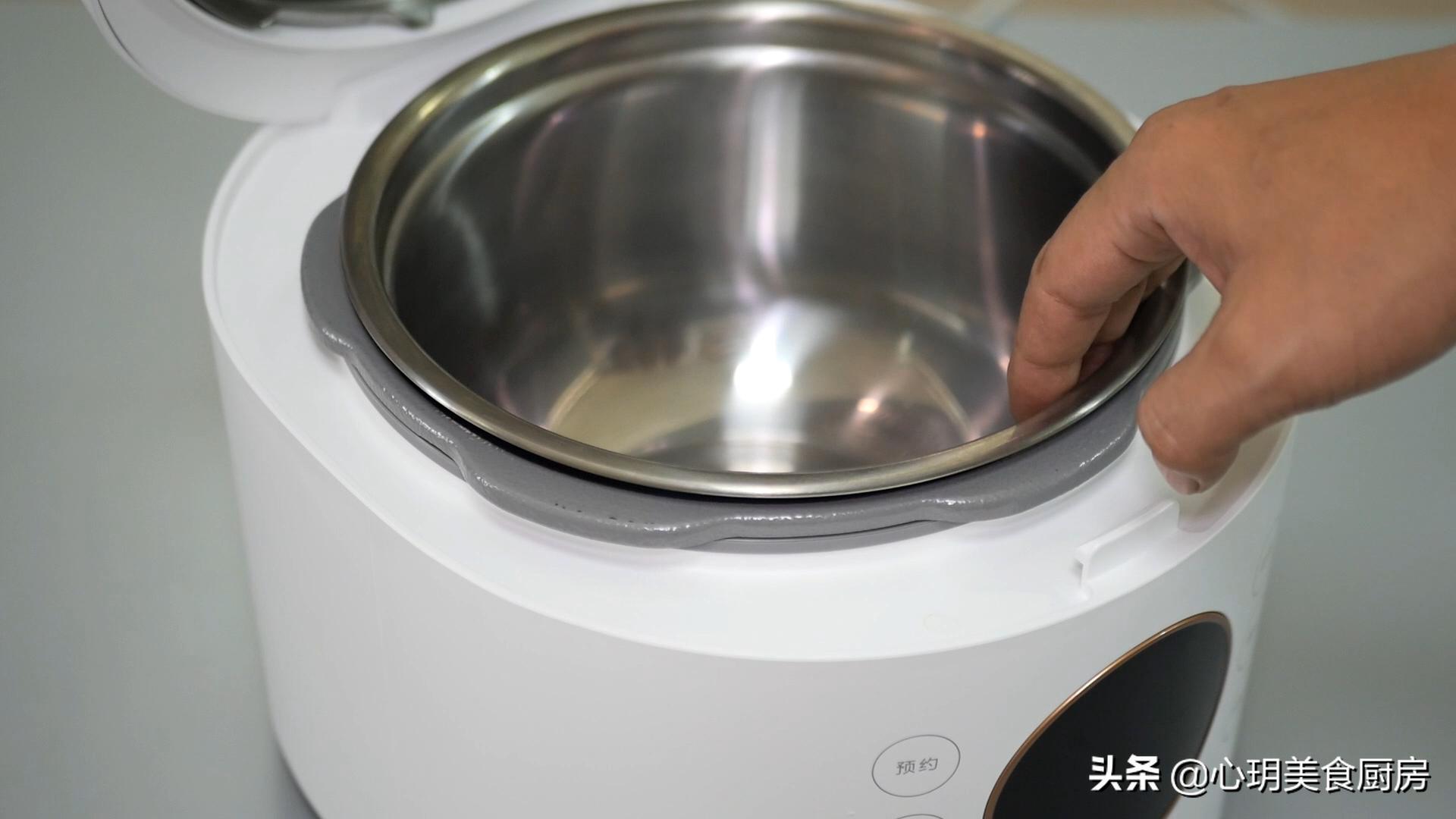 不粘锅是涂层有毒还是里面的有毒,不粘锅内胆涂层完整有毒吗