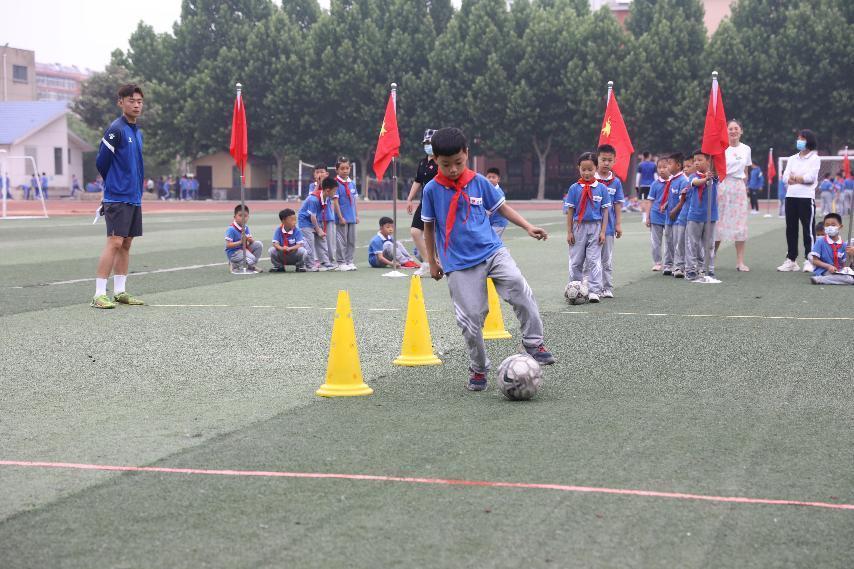 校园杯足球联赛开幕,足球联赛暨校园足球