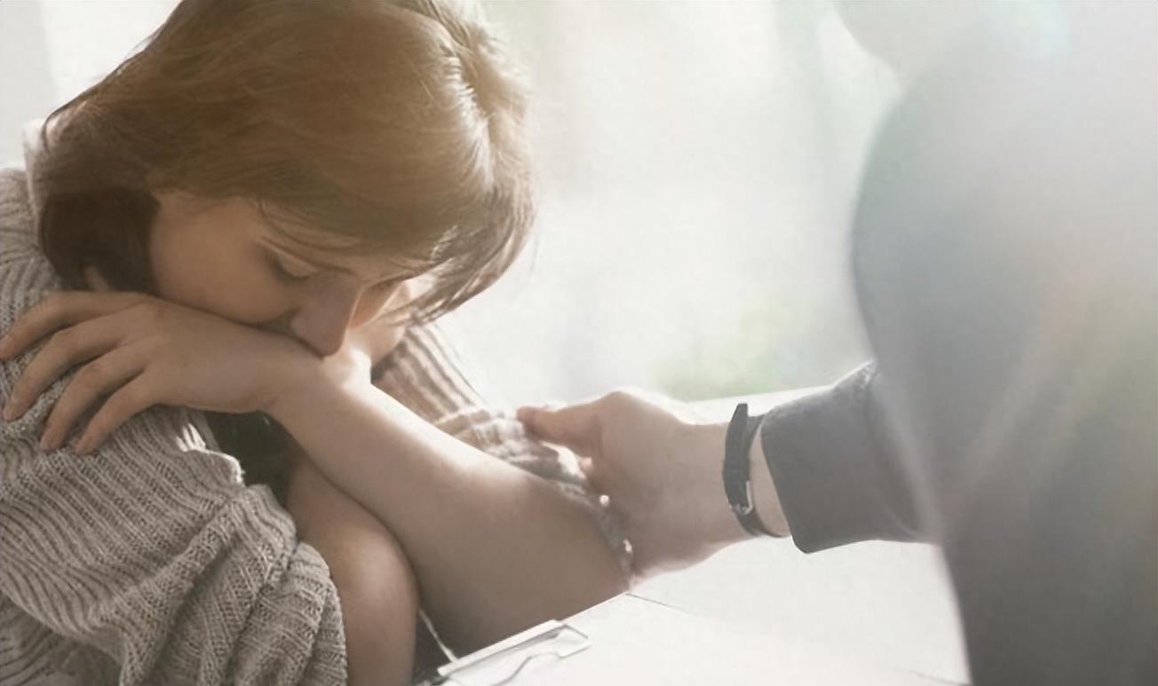 女性雌激素缺少身体出现什么症状,哪些现象说明雌激素低