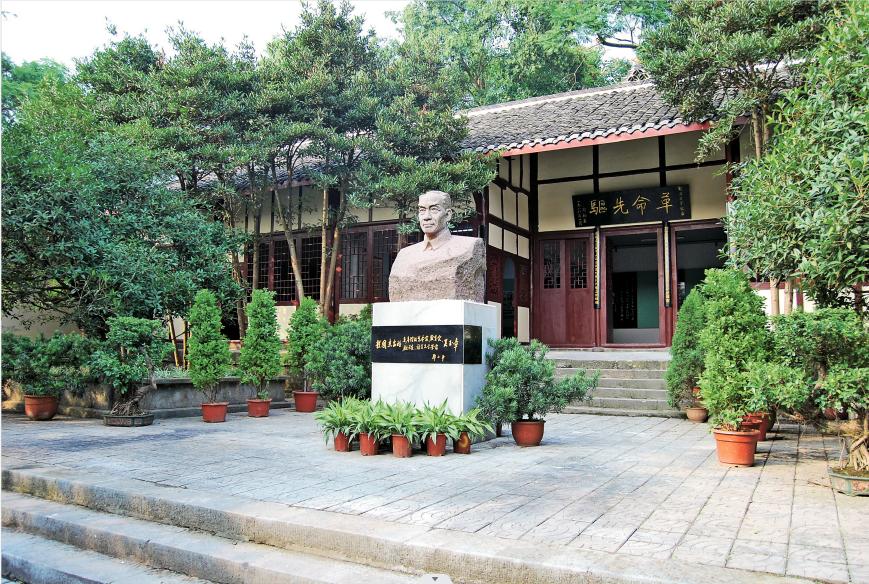 如果你要写自贡，就不要只写自贡