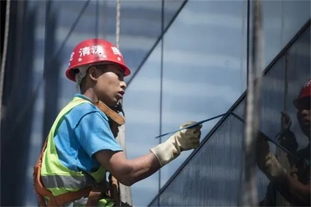 离死亡最近的职业,高空工作坠落死亡事件