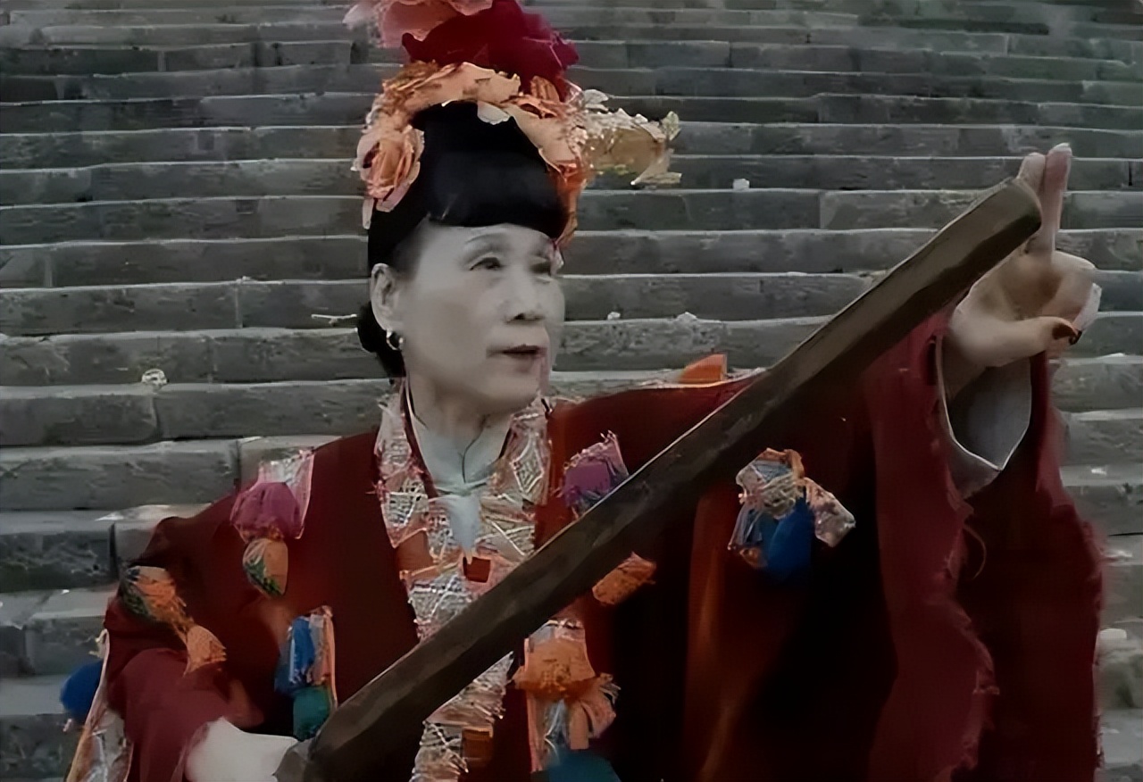 山东村妇登基称帝，建立“大圣王朝”，号称当代“武则天”