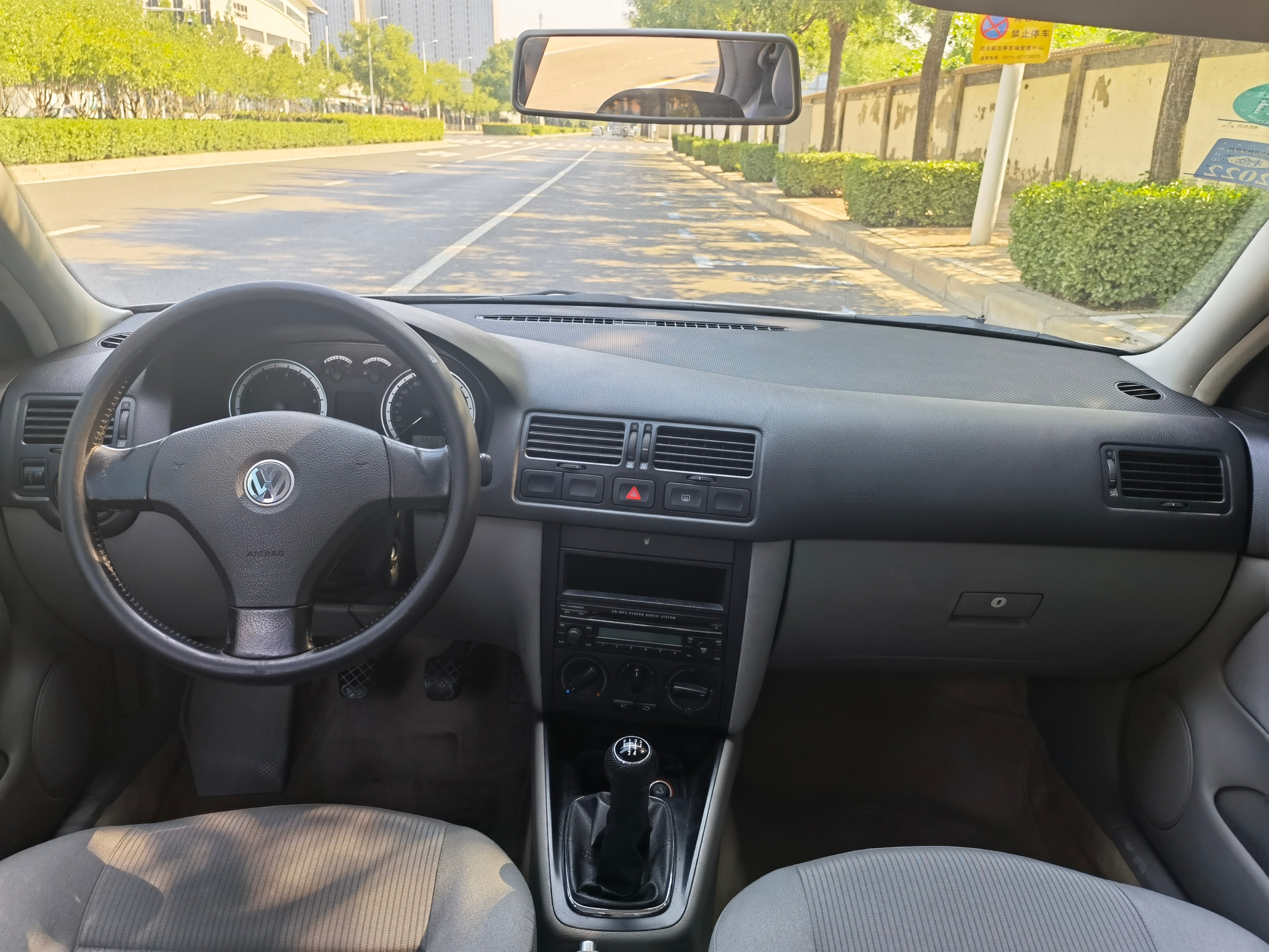 19年6万公里新宝来还值多少钱,宝来前保险杠喷漆多少钱一个