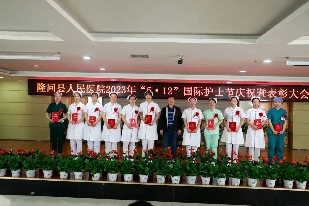 发展护士队伍改善护理服务演讲稿,发展护士队伍改善护理服务黑板报