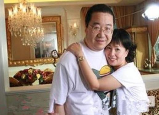 英如镝妈妈梁欢和宋丹丹,梁欢的老公是谁