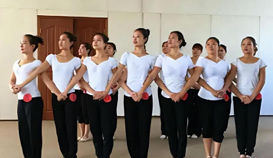 15年非洲富二代追求东北独眼美女，隔年领证裸婚，如今2个混血娃