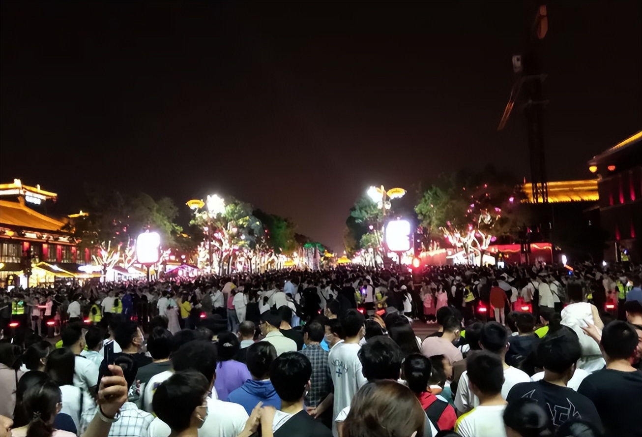 十一长假早已不像你想象中的图片,十一长假壮观景象