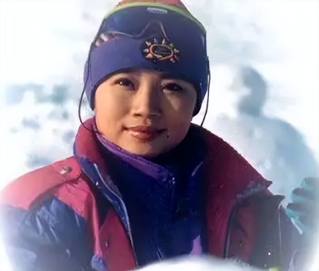 李娜为什么去当尼姑,歌手李娜为什么要出家当尼姑