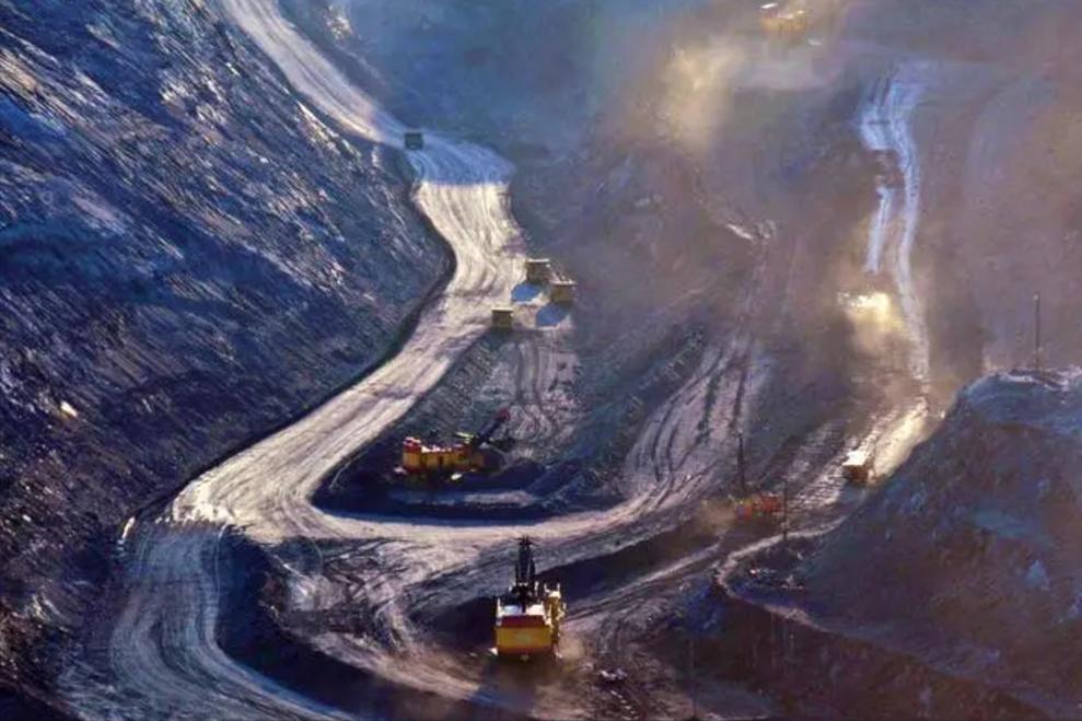 亚洲第一天坑是什么矿,亚洲第一坑煤矿图片