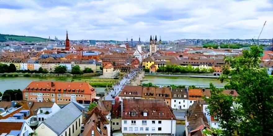 寰峰浗缁村皵鑼ㄥ牎澶у浠嬬粛,寰峰浗缁村皵鑼ㄥ牎澶у