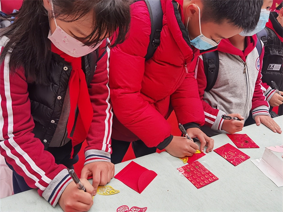 营造学礼、知礼、明礼校风，蓝港外国语学校开学第一课太“讲礼”