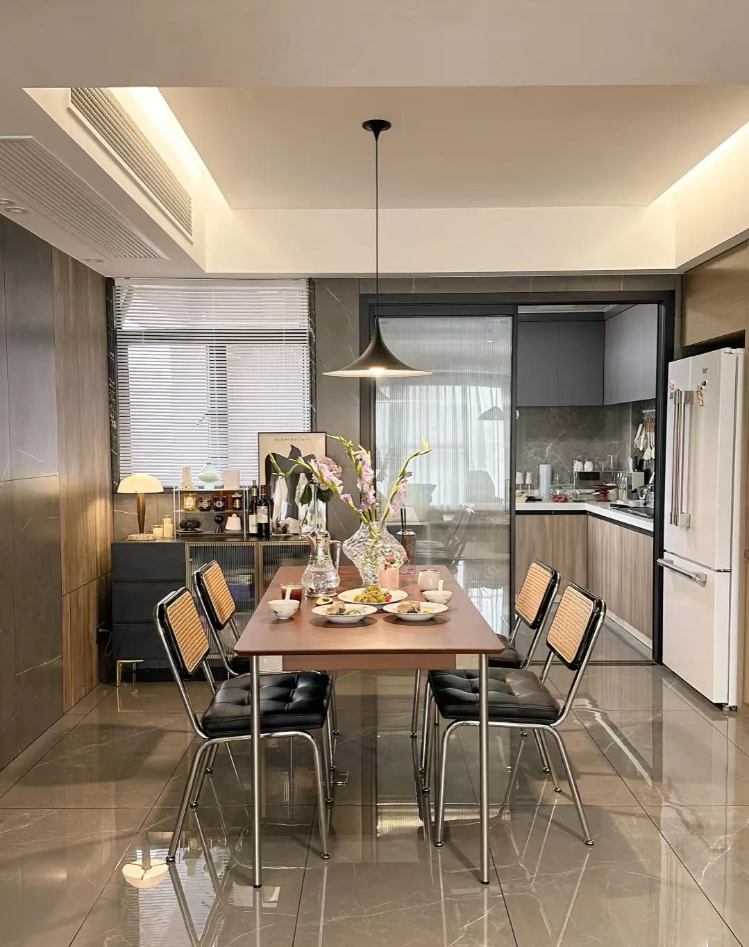 安徽女主晒出自家140㎡的家，全屋没有一丝俗气，堪称装修教科书