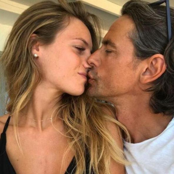 49岁因扎吉近照，俘获90后超模，如今无工作全职养娃成人生赢家