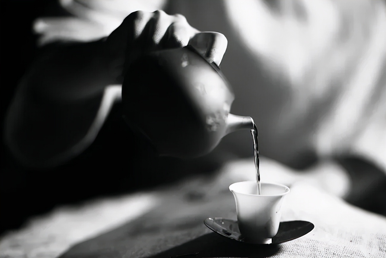 「诗词鉴赏」冬夜饮酒，一杯酒温暖整个冬天