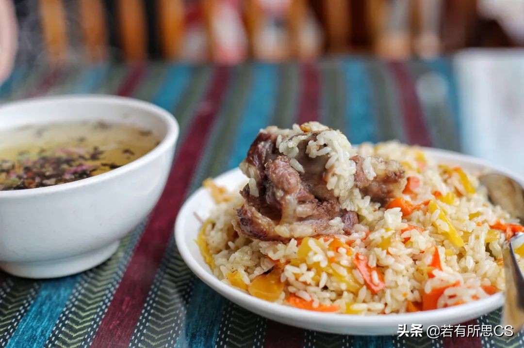 去新疆旅游的美女,去苏州旅游的女人