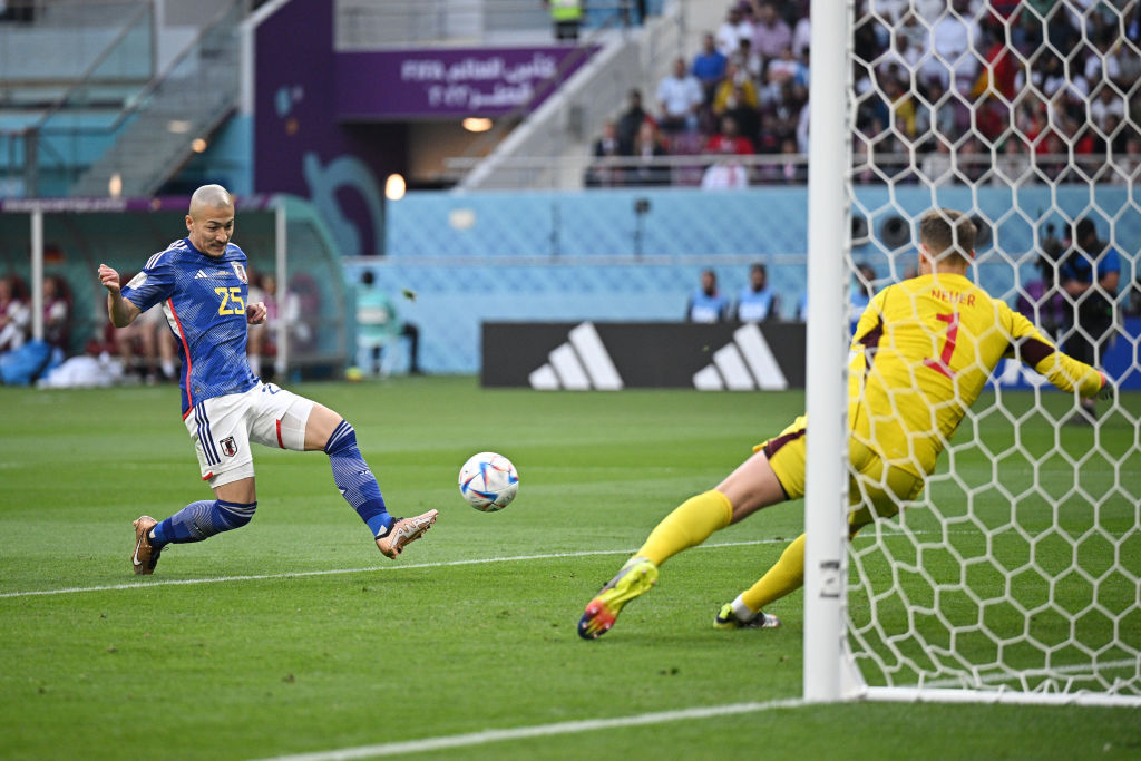 德国队输球后被群嘲,德国队克洛泽被红牌罚下