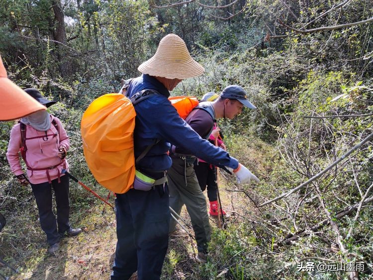 逛天坑、探叮呤当啷洞，去昆明安宁徒步，总有很多惊喜