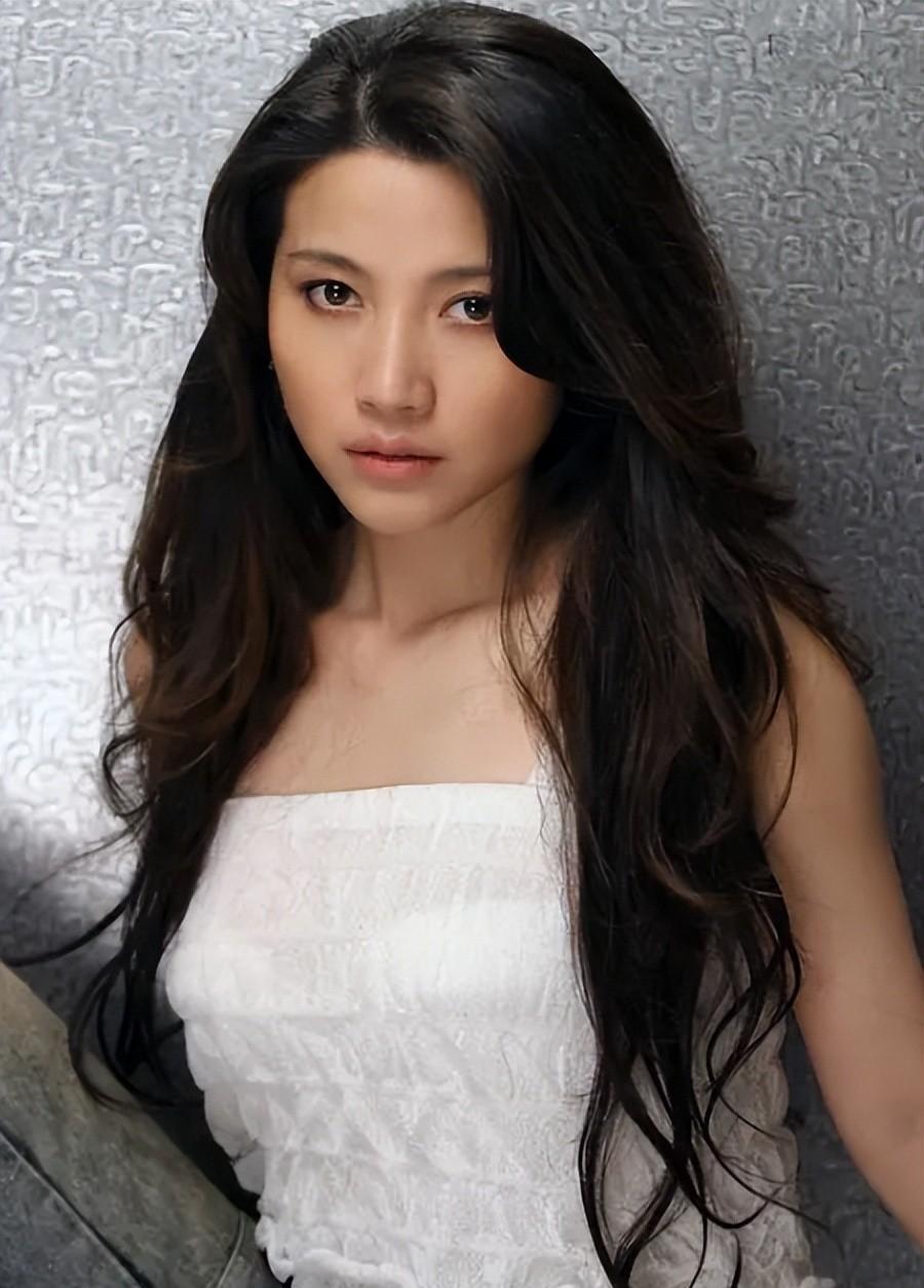 明明油头粉面，却偏要尬演警察，这6位女星演的刑警，真让人难受