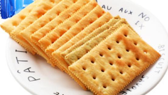 中老年人家里必备零食,中老年人零食食谱大全