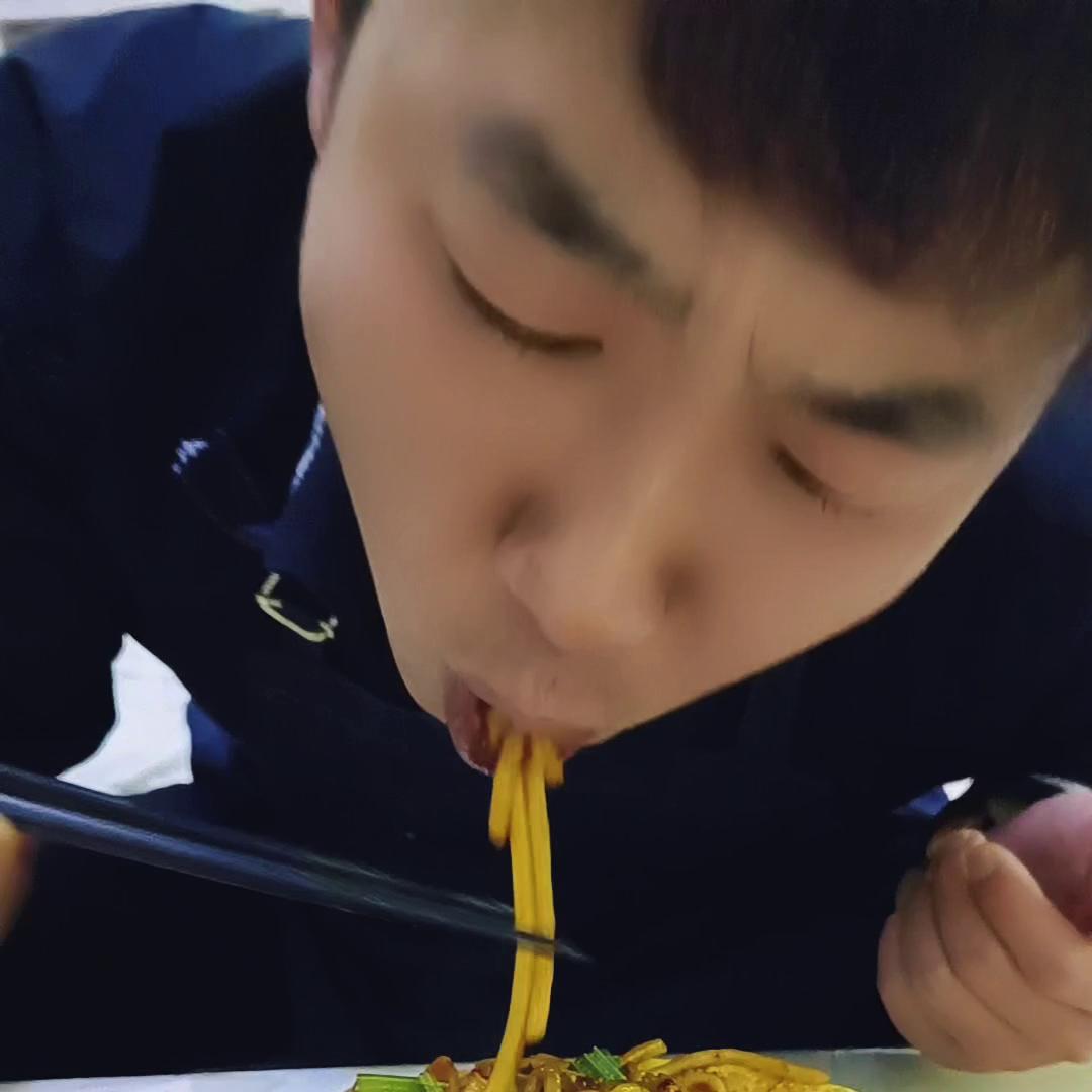 想吃炒米粉的家人们点击下方小黄车购买