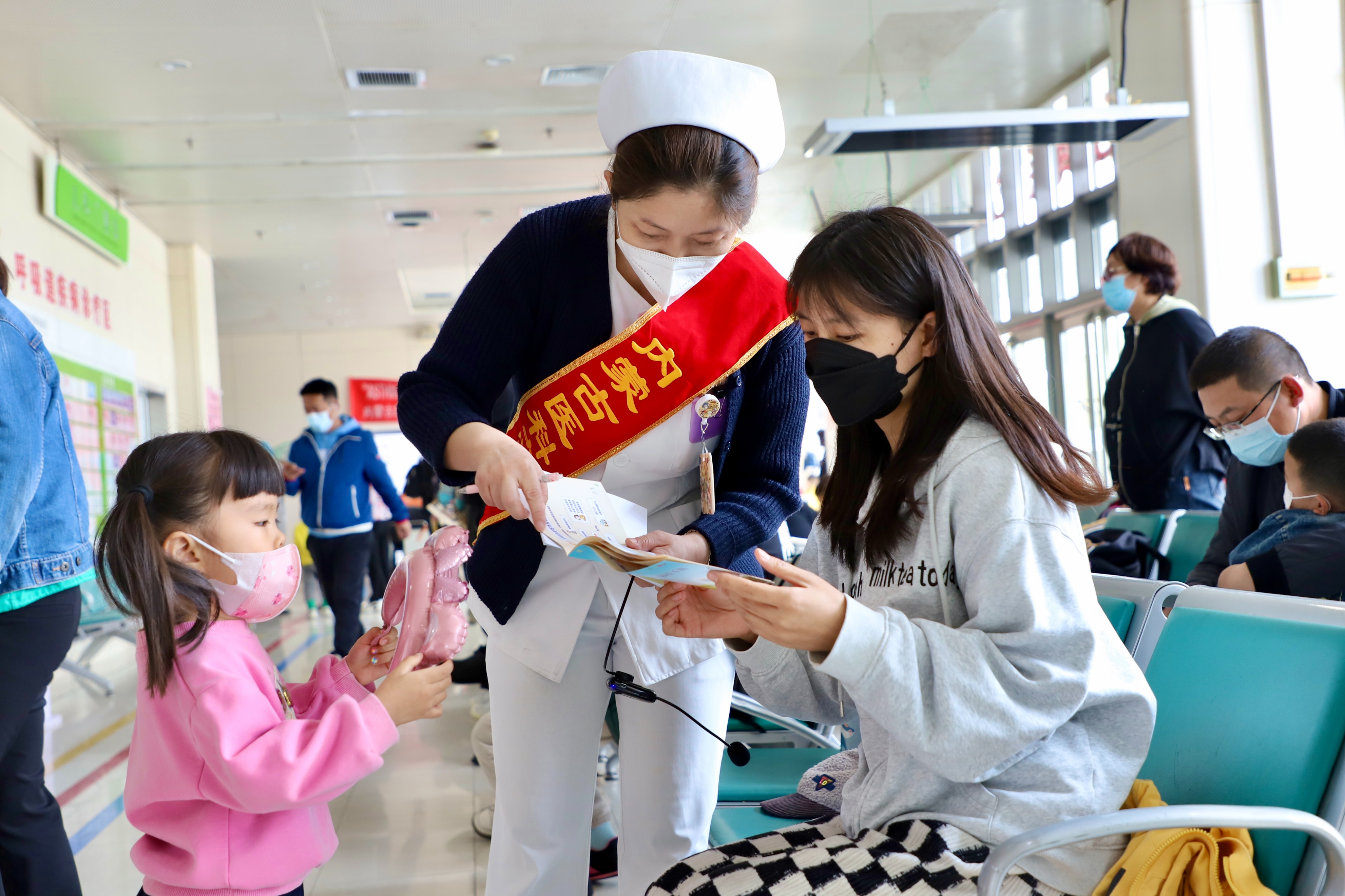 内蒙古医科大学附属医院打造患者满意职工温暖的人文医院