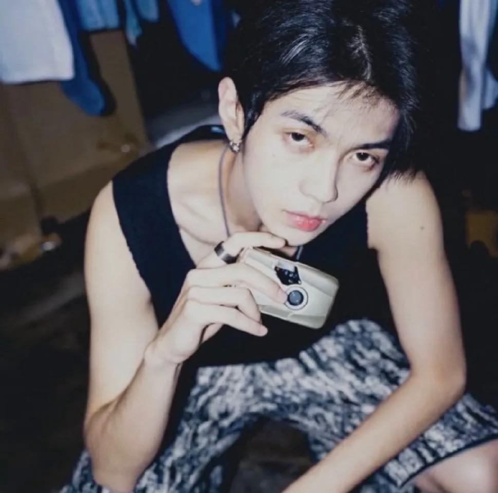 男生头像阳光简单干净,男生头像冷酷帅气