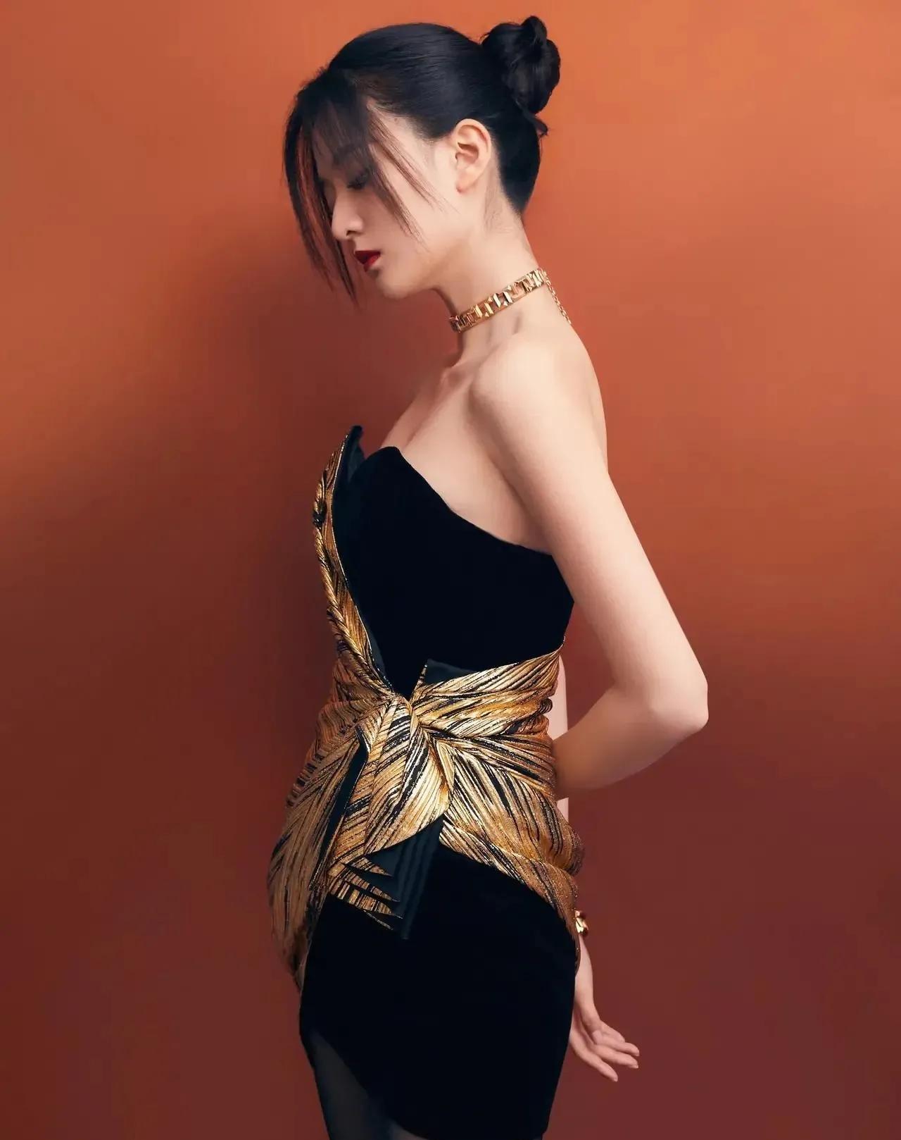 乔欣细腰美图,创想季乔欣长腿合集