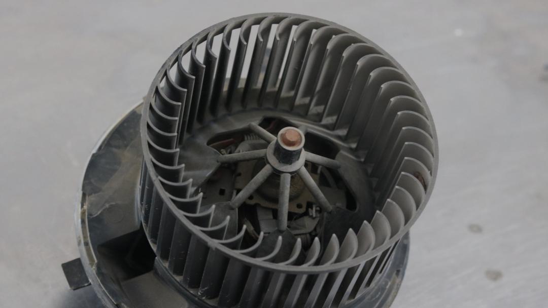 14款宝马x5老改新过程,2011款宝马x5翻新修复