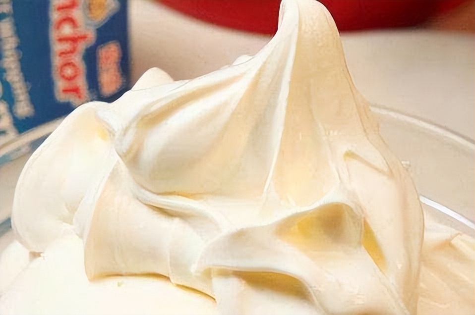 乳脂奶油和牛奶奶油有什么区别啊,黄油炼乳有什么区别