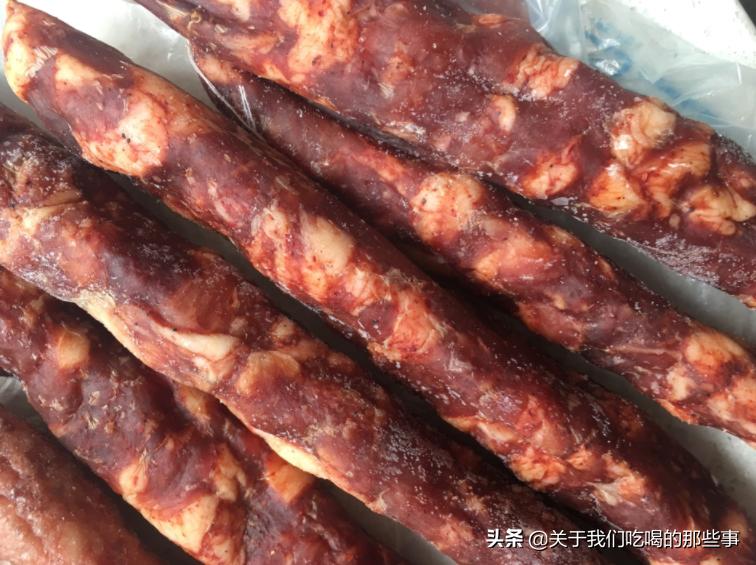 自己家里腌制的香肠发霉了怎么办,香肠灌好直接放冰箱风干好吗