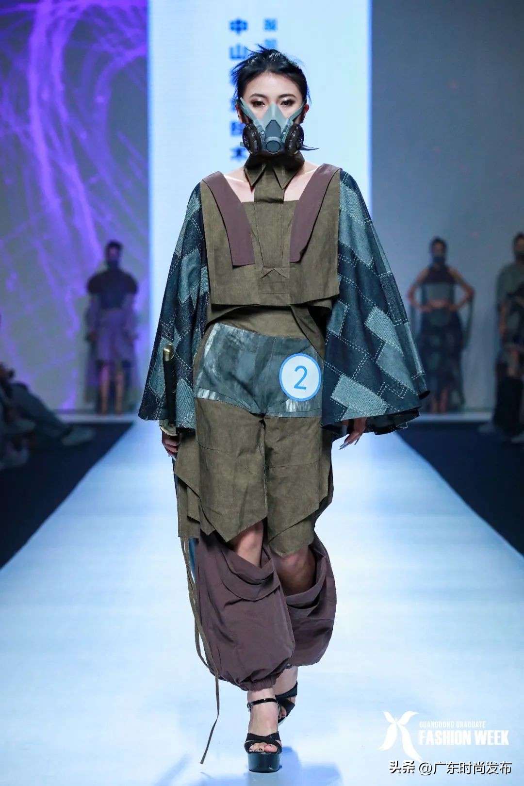 独特思维探寻时尚奇幻世界!中山职业技术学院服装设计毕业作品展演——2023中国(广东)大学生时装周