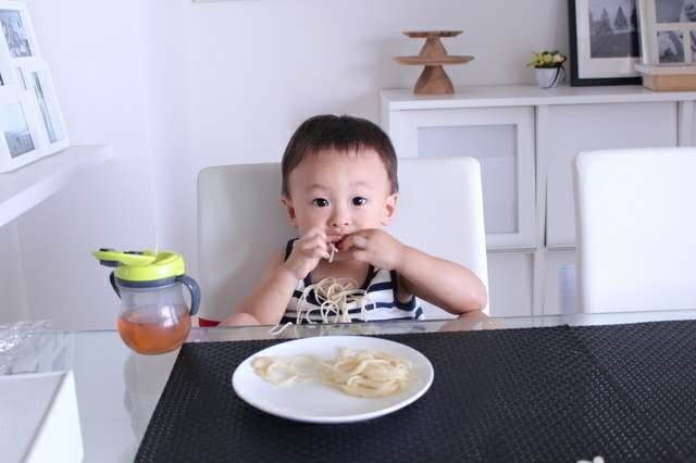 孩子什么时候开始吃盐更恰当,孩子多大可以吃一点点盐