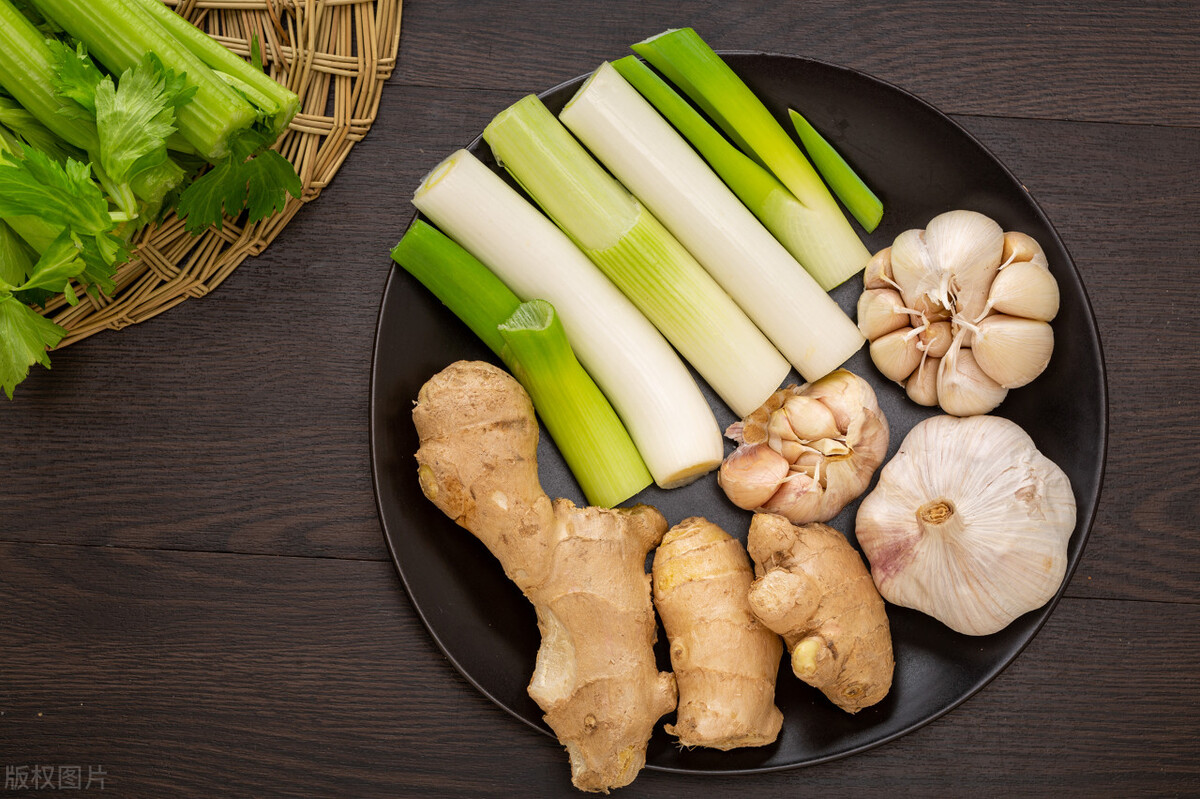 青椒焖猪肚的做法大全家常菜,青椒焖猪肚湘菜做法大全家常