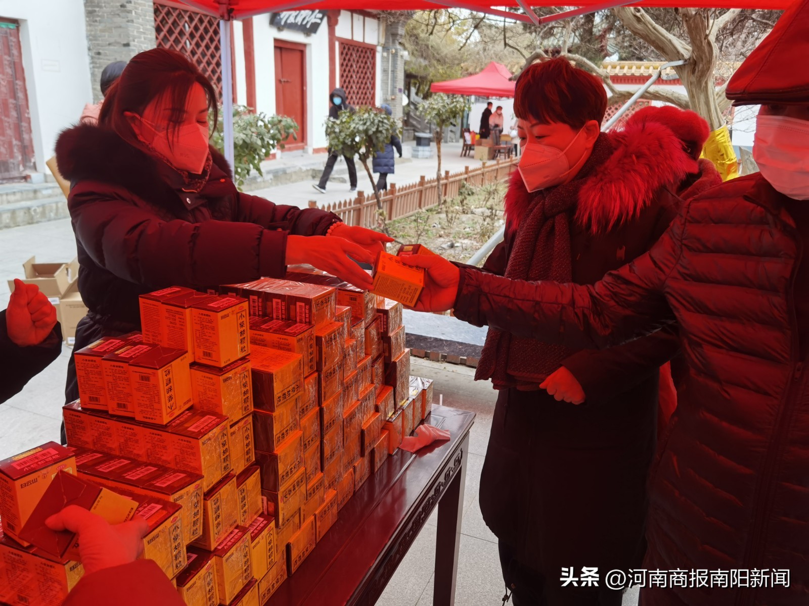 送医送药送健康惠民义诊暖人心,送温暖妇幼义诊活动