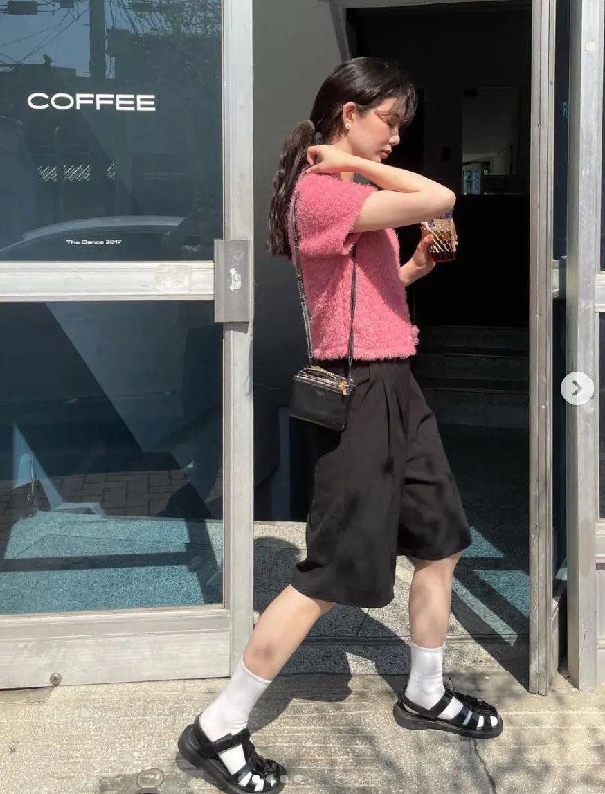 时尚博主的19件夏季日常穿搭look,这位博主的减龄穿搭值得学习