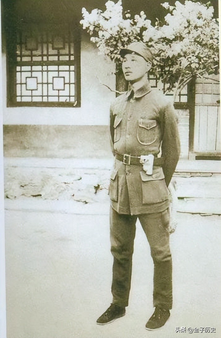 抗日女兵被包围,女兵被国军抓捕