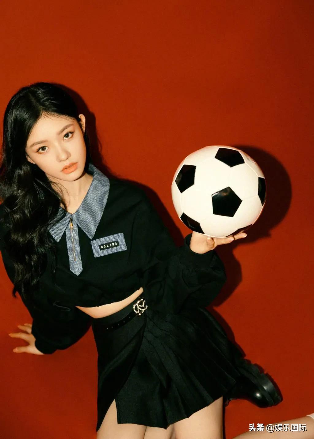 林允抱着白敬亭,林允抱人