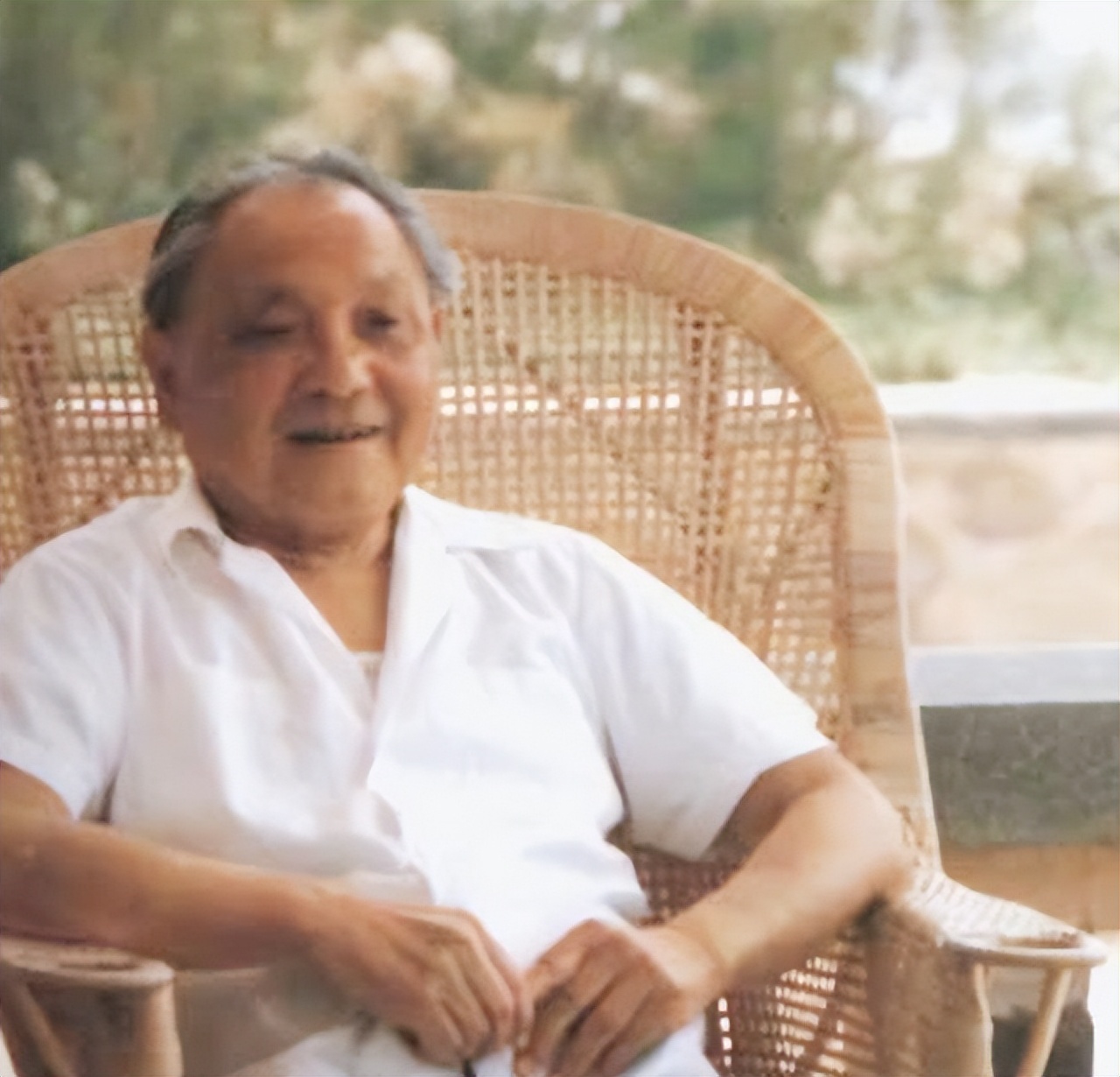 *小平邓**的保健医生郭勤英：邓公之所以能活到90岁，和一习惯有关系